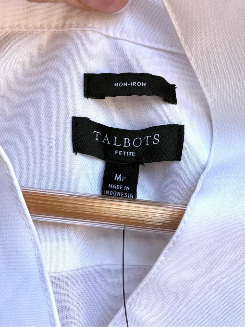 Talbots NWT White Non-Iron Popover Sz MP - Picture 5 of 7